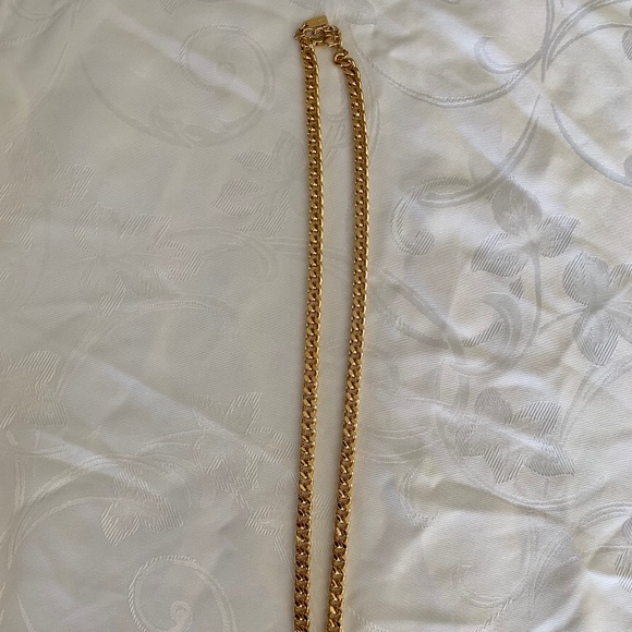 Moschino Chain Heart Necklace - Picture 6 of 13